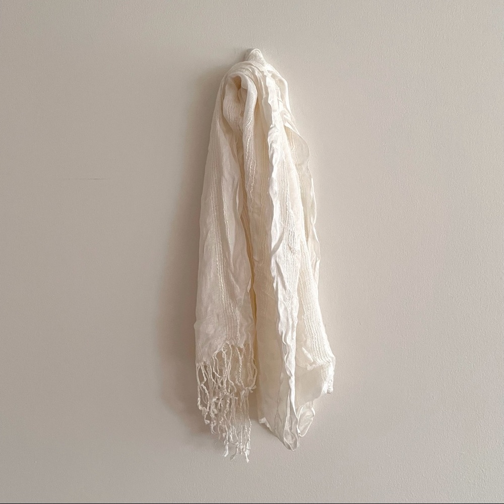 Cream scarf with fringe